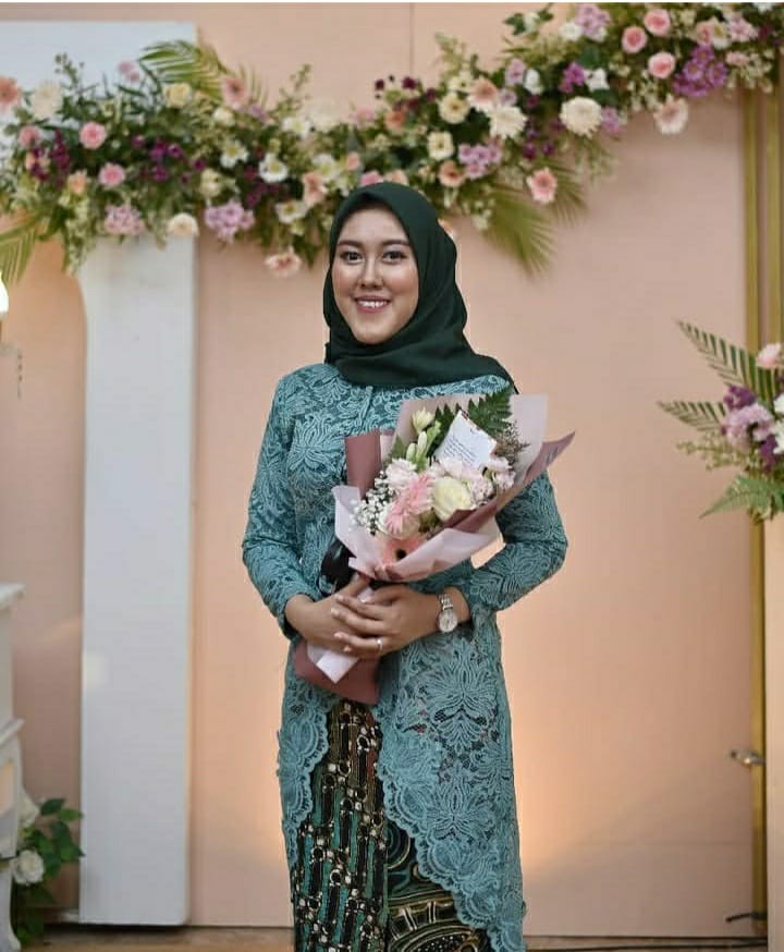 Pembuatan Kebaya