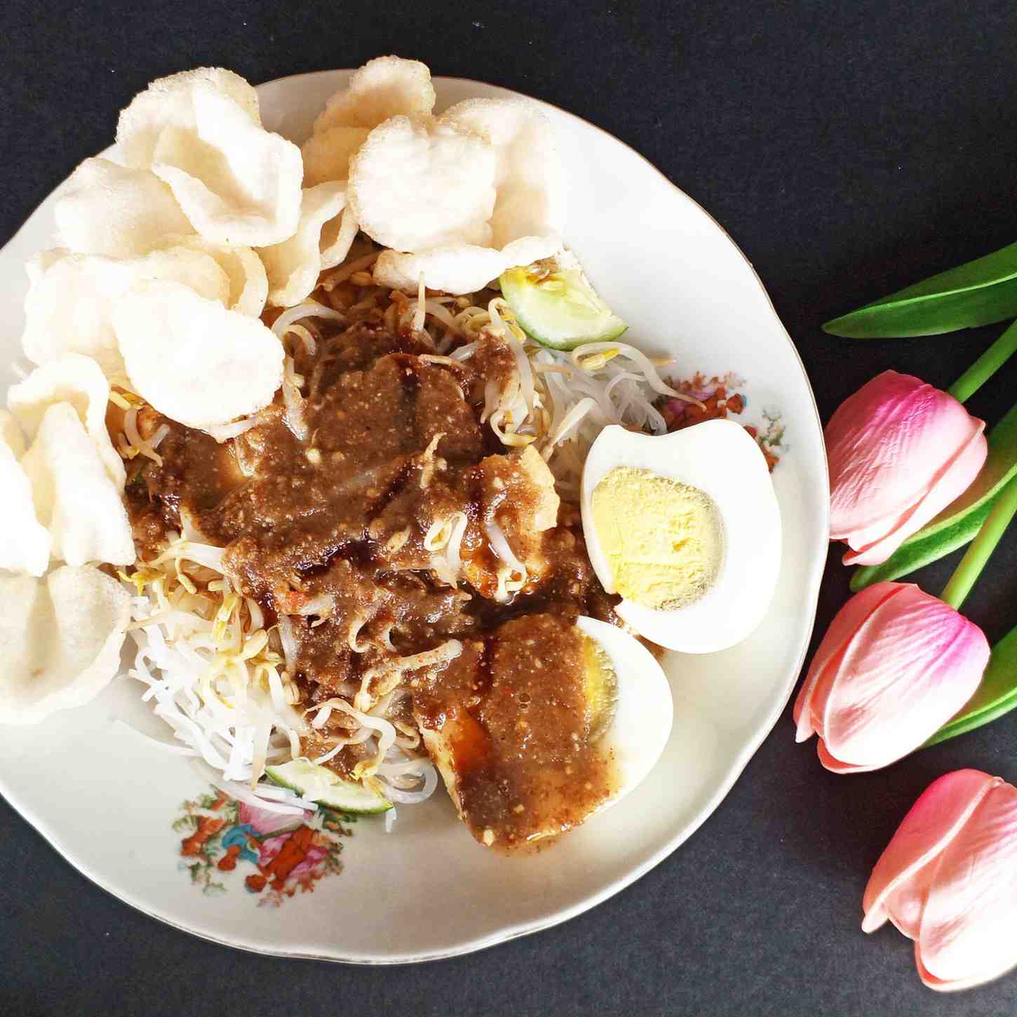 Ketoprak Toping Telur Rebus