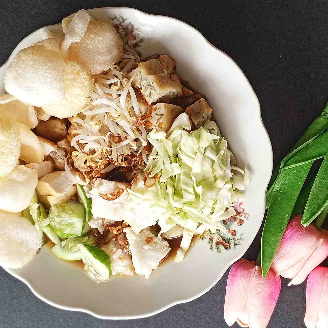 Ketupat Tahu Guling