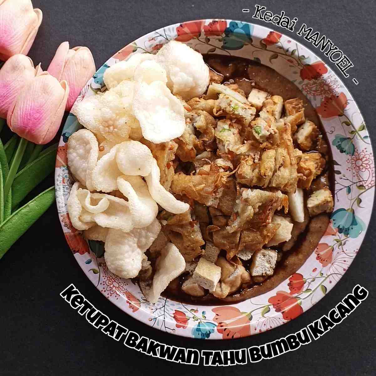 Ketupat Tahu Bakwan Bumbu Kacang