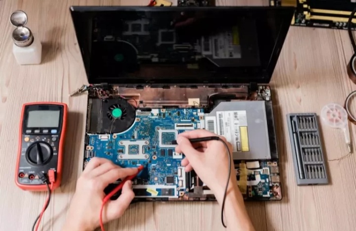 Service Laptop Hardware & Software